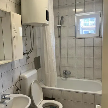 아파트 Apartman Ani
