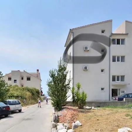 아파트 Apartman Ani 포드스트라나