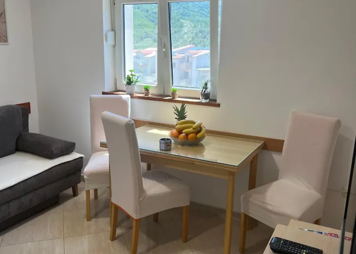 Apartman Ani *