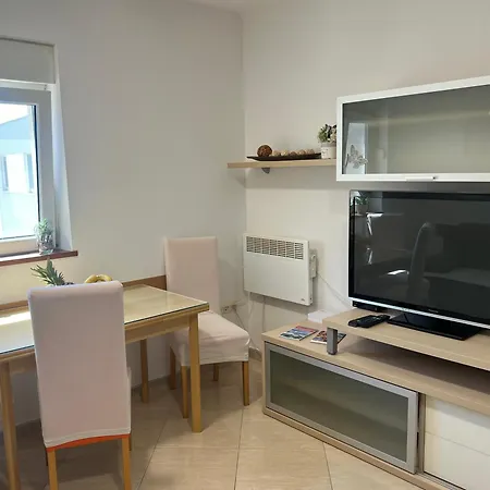 Apartman Ani *